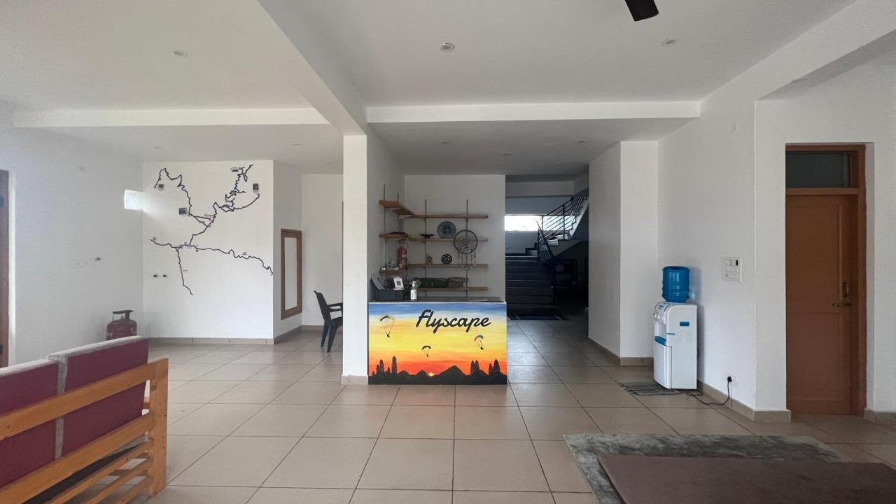 Hostel Flyscape Bīr Exteriér fotografie