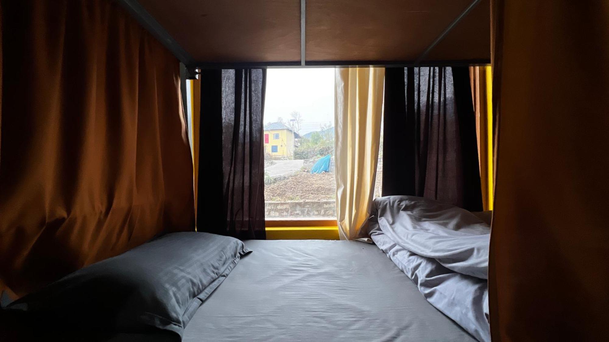 Hostel Flyscape Bīr Pokoj fotografie