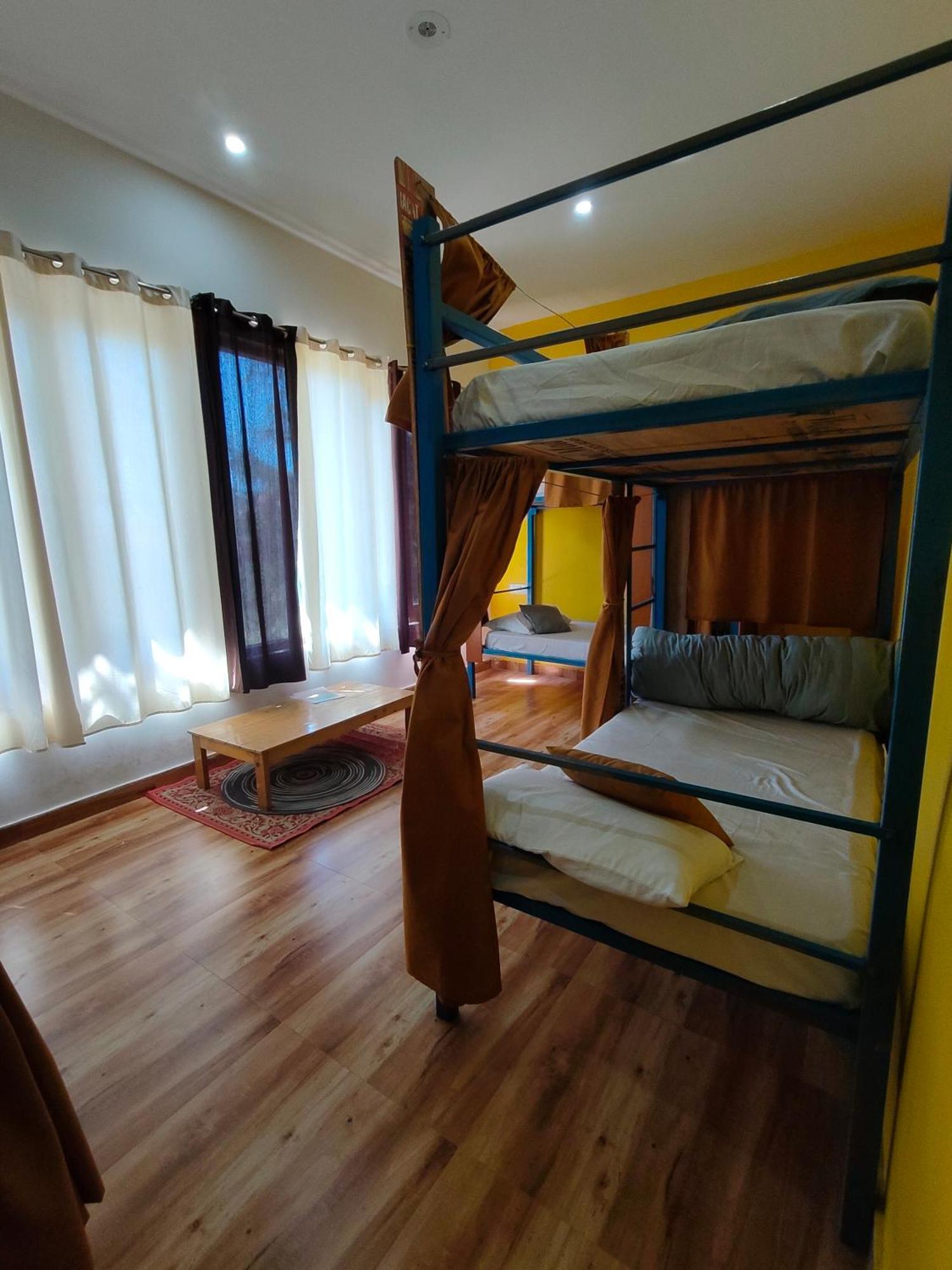 Hostel Flyscape Bīr Exteriér fotografie